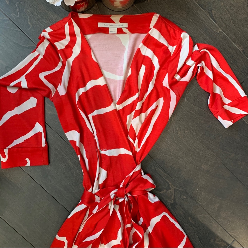 Diane Von Furstenberg icon wrap dress- size 6